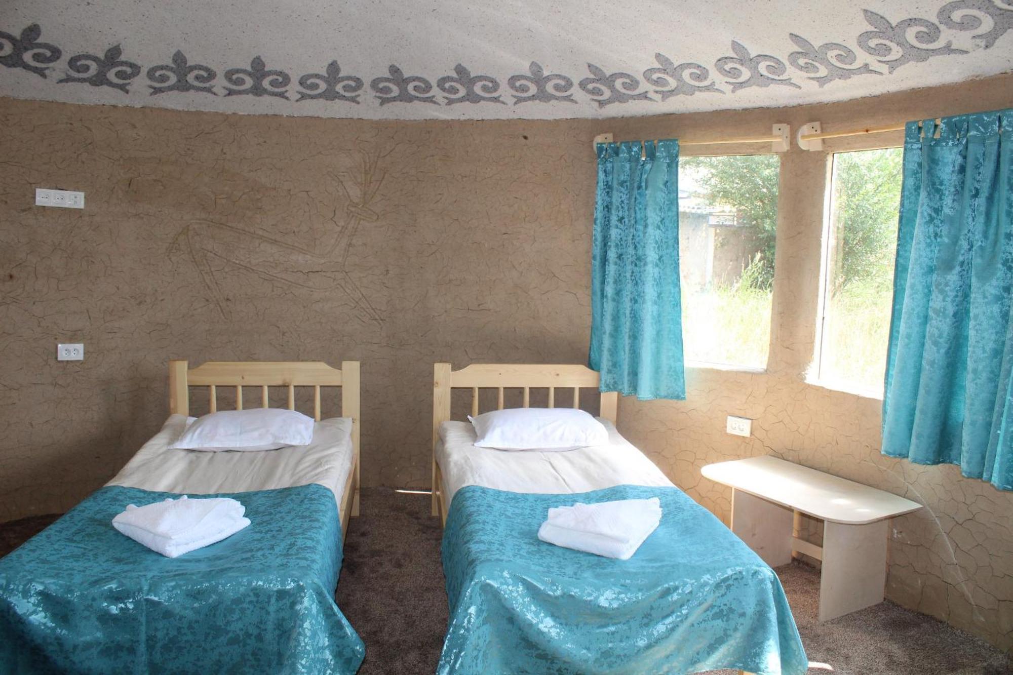 Guest House Emily Bokonbayevo Extérieur photo