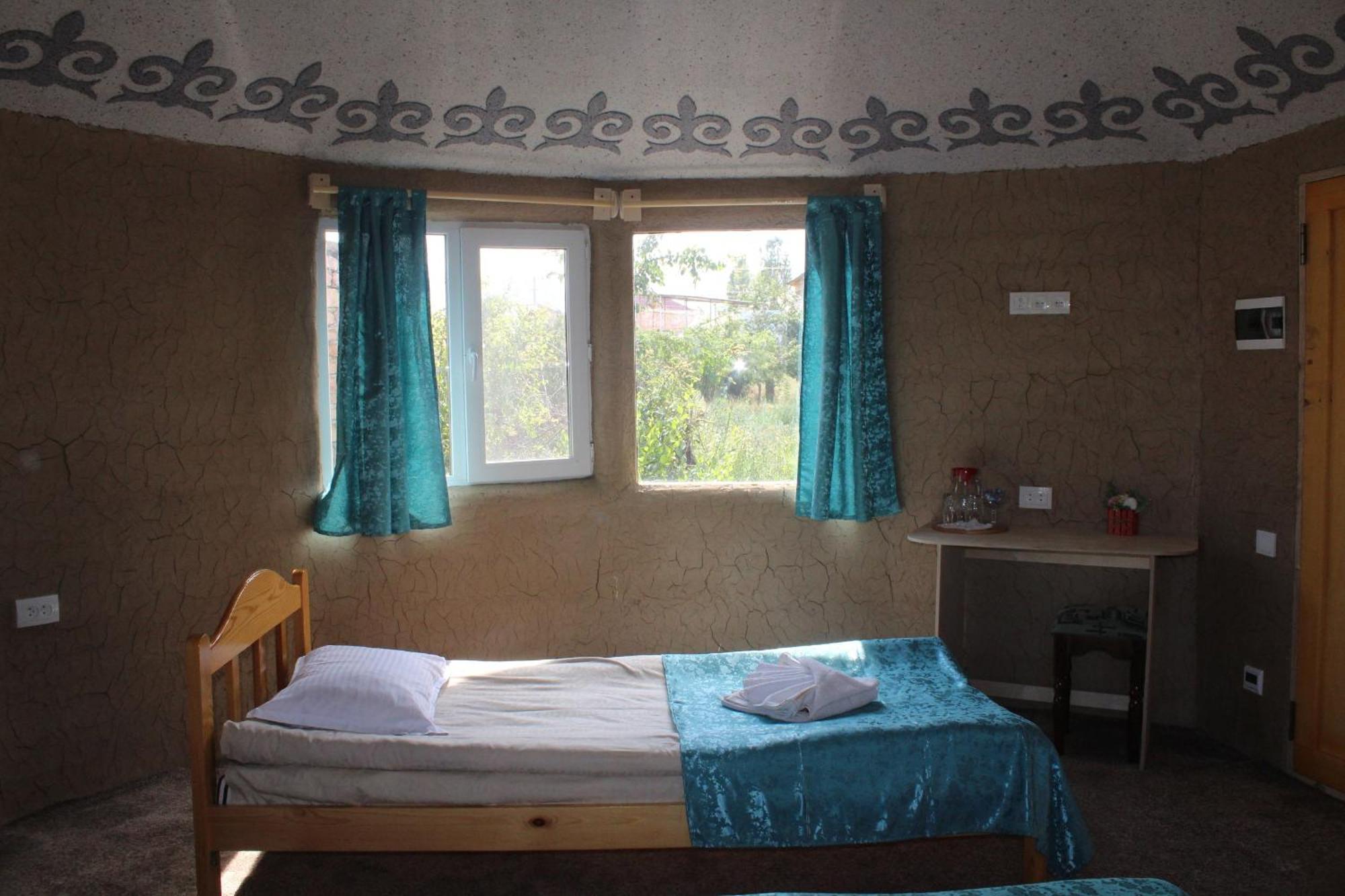 Guest House Emily Bokonbayevo Extérieur photo