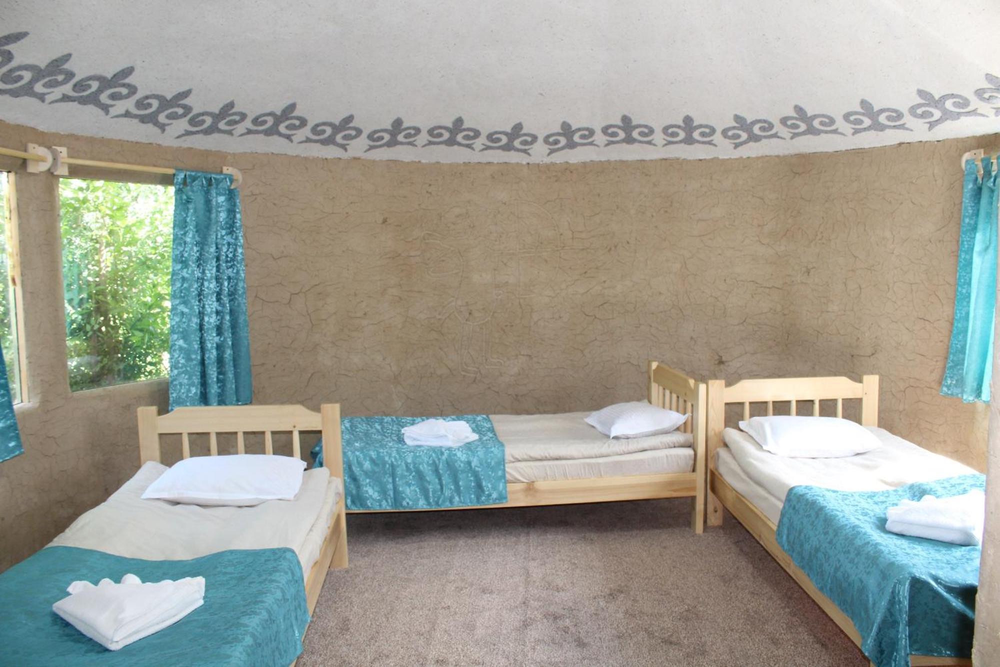 Guest House Emily Bokonbayevo Extérieur photo
