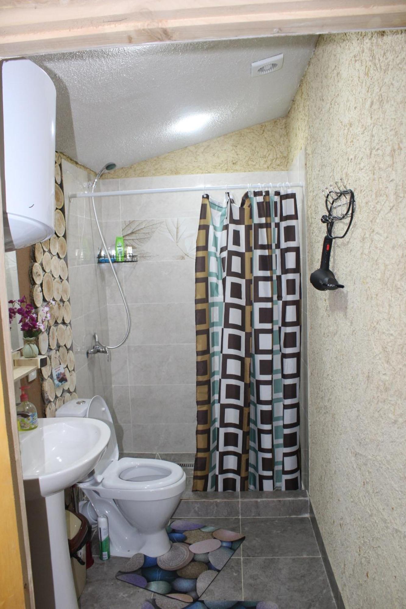 Guest House Emily Bokonbayevo Extérieur photo