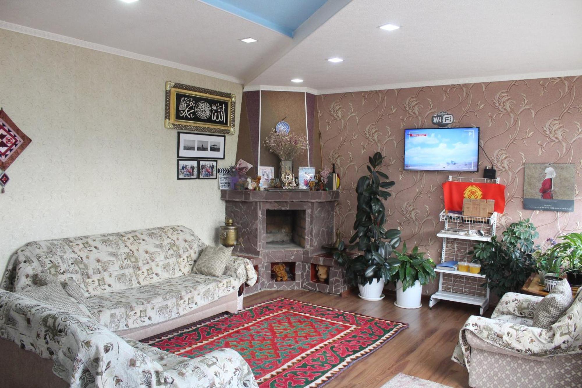 Guest House Emily Bokonbayevo Extérieur photo