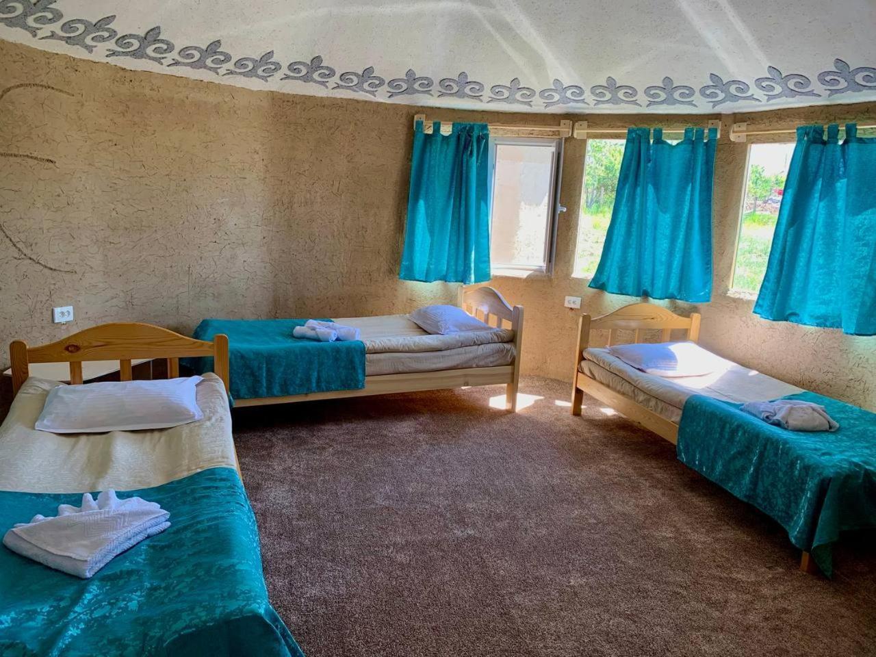 Guest House Emily Bokonbayevo Extérieur photo