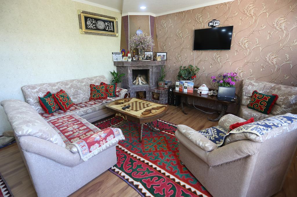 Guest House Emily Bokonbayevo Extérieur photo